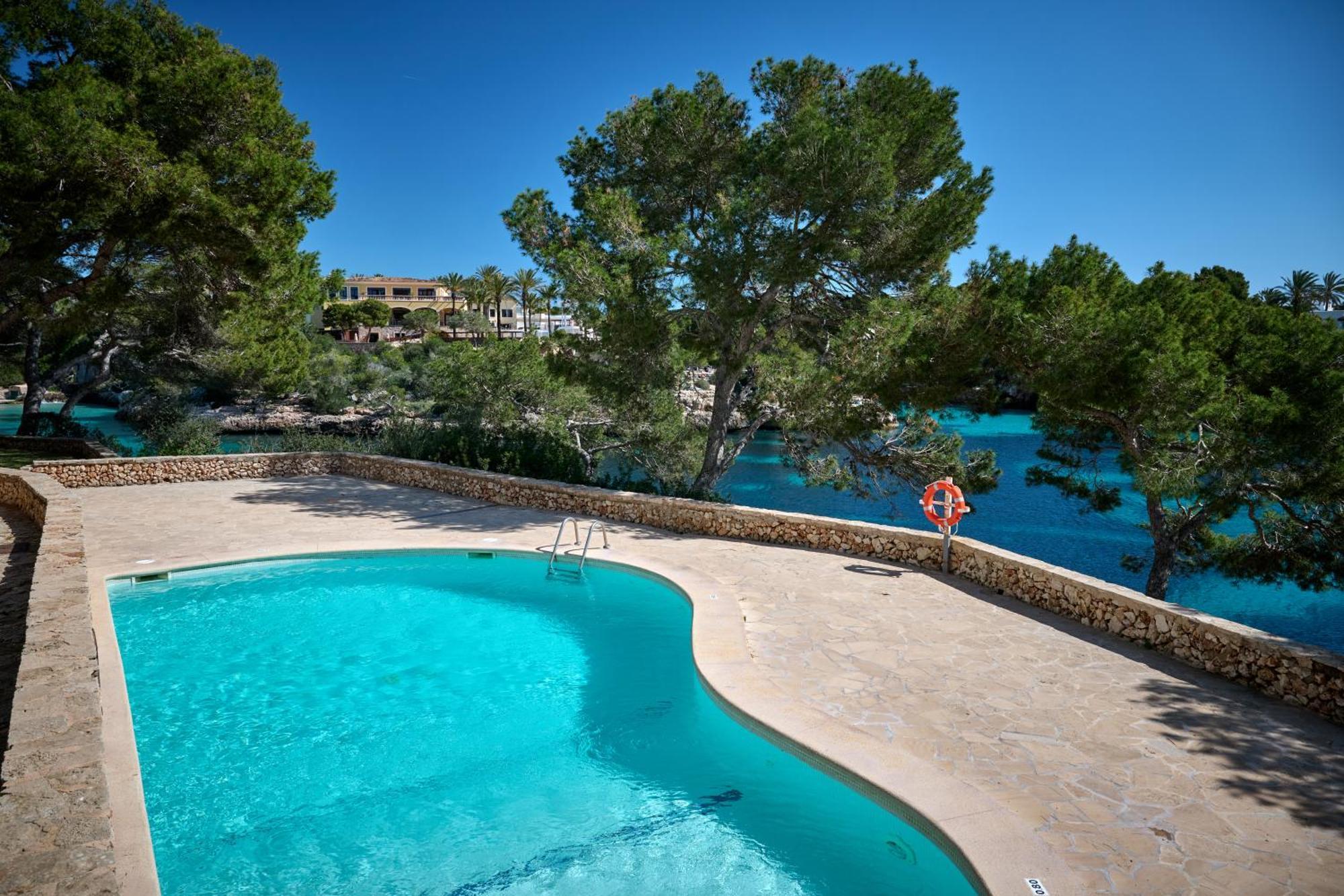 Waterfront Apartment 'Maria'. Pool. Wifi Santanyí Buitenkant foto