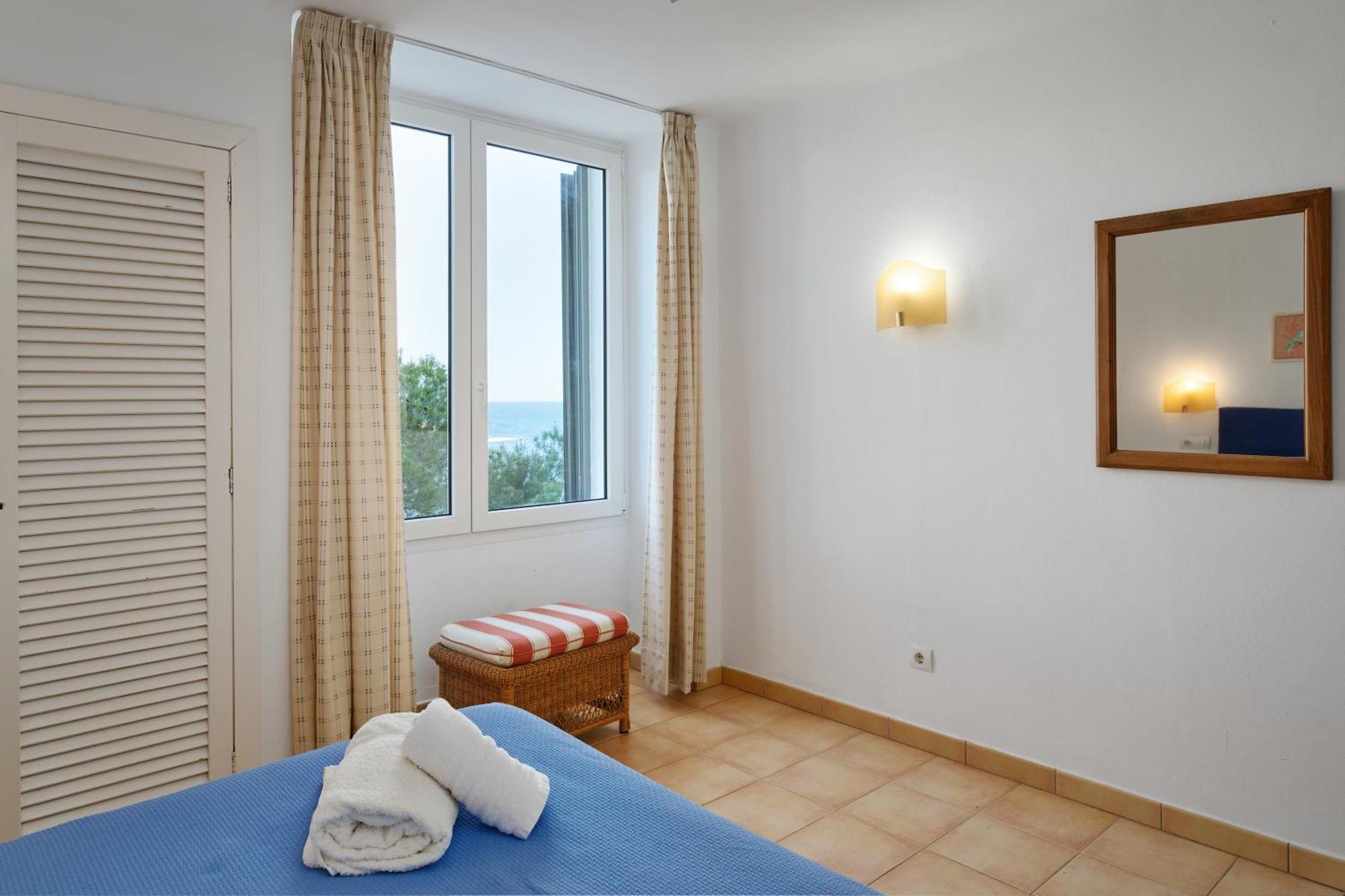 Waterfront Apartment 'Maria'. Pool. Wifi Santanyí Buitenkant foto
