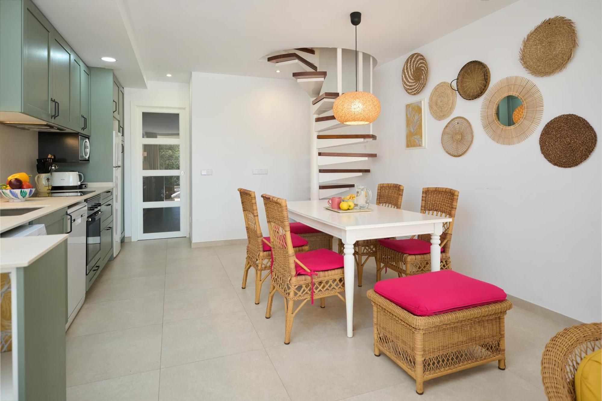 Waterfront Apartment 'Maria'. Pool. Wifi Santanyí Buitenkant foto