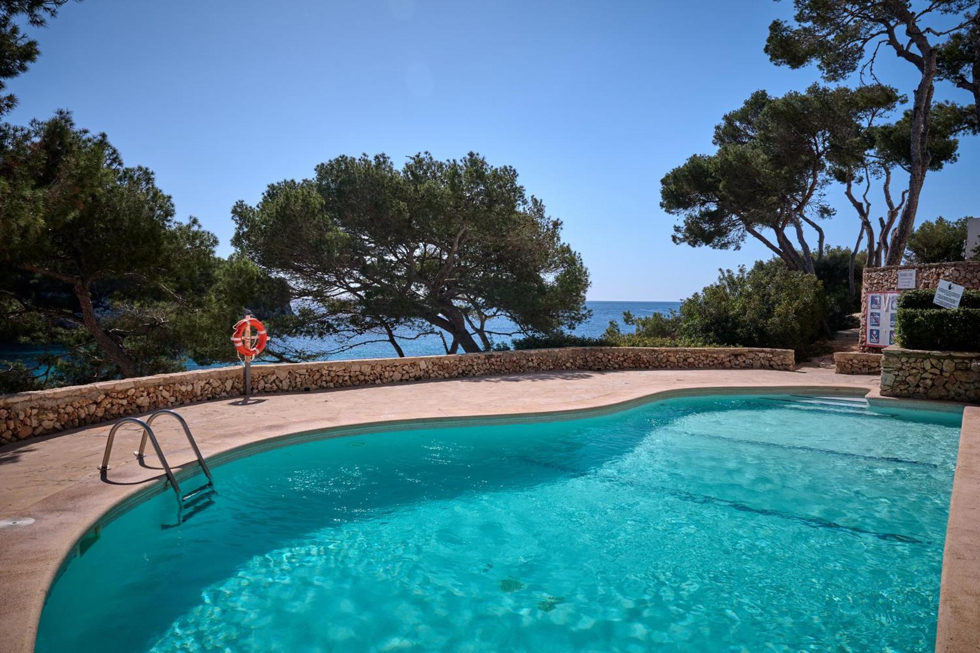 Waterfront Apartment 'Maria'. Pool. Wifi Santanyí Buitenkant foto